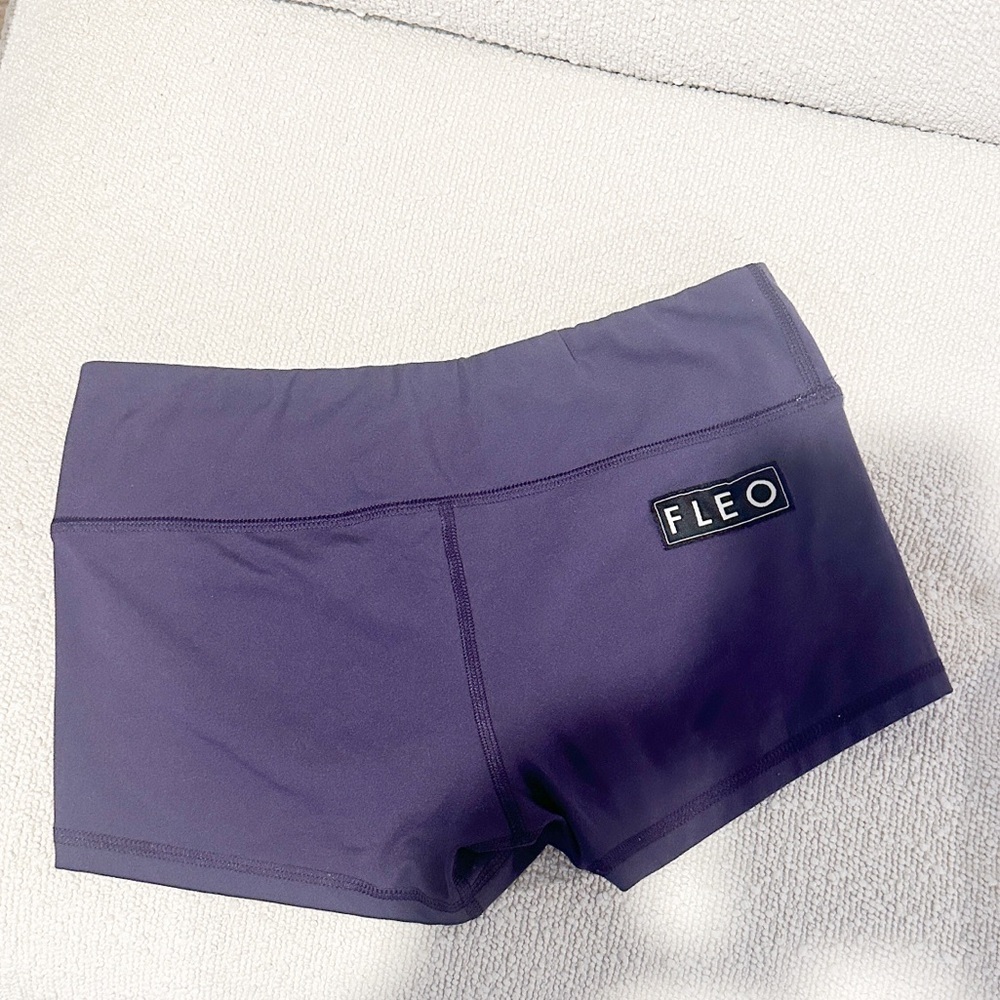 FLEO Workout Shorts- size small